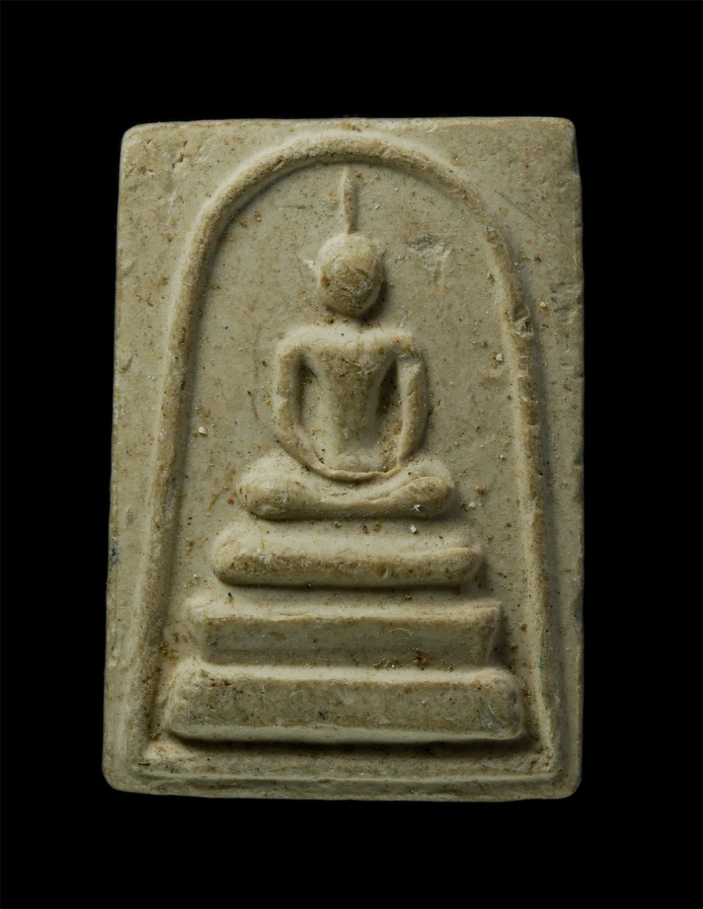 24Nov24 (95)p.jpg - พระสมเด็จ หลวงพ่อนิยม วัดป่าหลักร้อย อ.โนนไทย จ.นครราชสีมา รุ่นเหล็กน้ำพี้ ปี2543 เนื้อผงพุทธคุณ ผงว่าน | https://kamulet.in.th